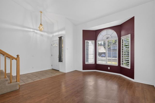 625 Vernon Oaks Dr, Roseville, CA 95678