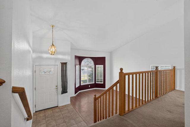 625 Vernon Oaks Dr, Roseville, CA 95678