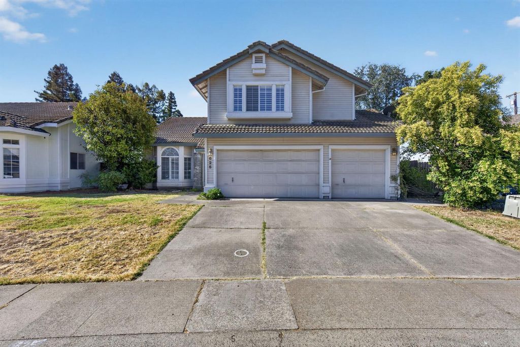 625 Vernon Oaks Dr, Roseville, CA 95678