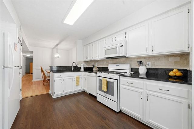 2166 N Forest Trail, Dunwoody, GA 30338