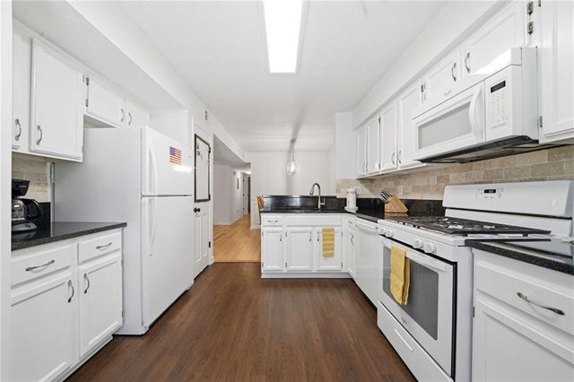 2166 N Forest Trail, Dunwoody, GA 30338