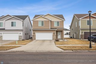 6283 56th Avenue S, Fargo, ND 58104