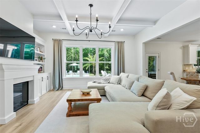 18 Lindenhill Court, Savannah, GA 31405