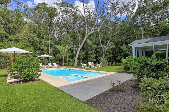 18 Lindenhill Court, Savannah, GA 31405