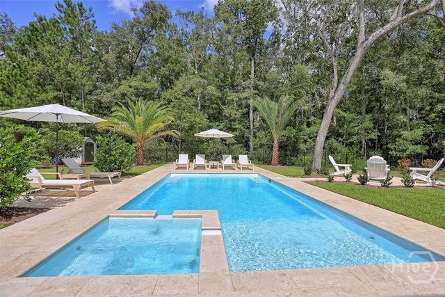 18 Lindenhill Court, Savannah, GA 31405