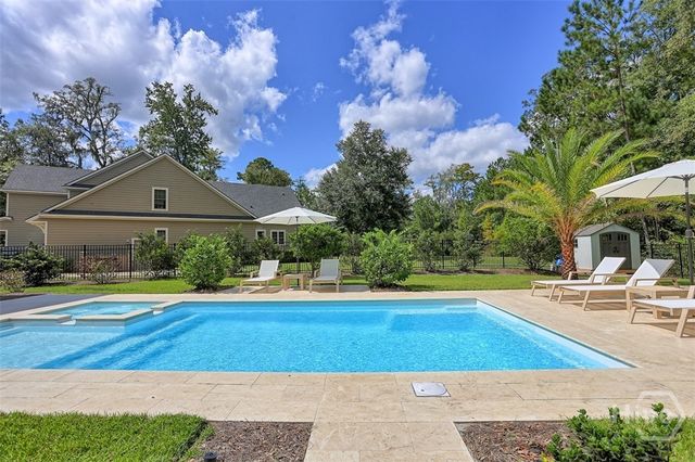 18 Lindenhill Court, Savannah, GA 31405