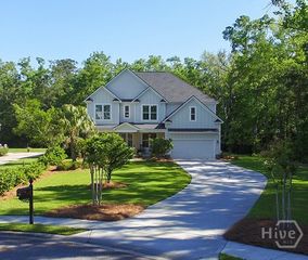 18 Lindenhill Court, Savannah, GA 31405