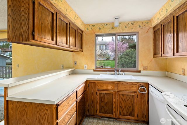 542 Dugualla Rd, Oak Harbor, WA 98277