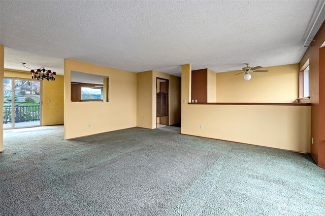 542 Dugualla Rd, Oak Harbor, WA 98277