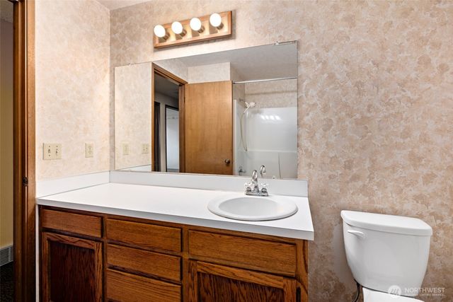 542 Dugualla Rd, Oak Harbor, WA 98277