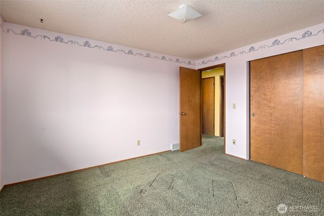 542 Dugualla Rd, Oak Harbor, WA 98277