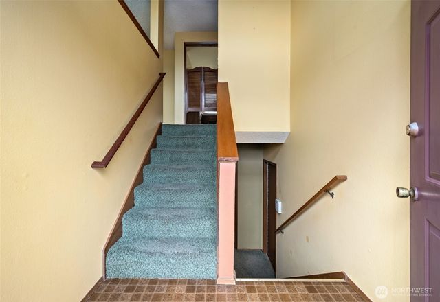 542 Dugualla Rd, Oak Harbor, WA 98277