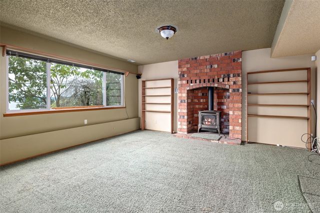 542 Dugualla Rd, Oak Harbor, WA 98277