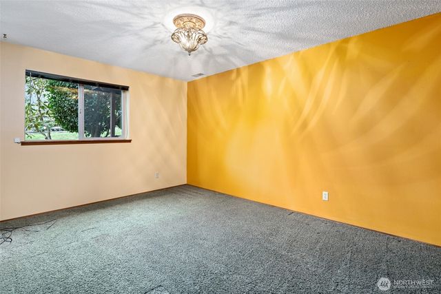 542 Dugualla Rd, Oak Harbor, WA 98277