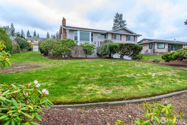 542 Dugualla Rd, Oak Harbor, WA 98277