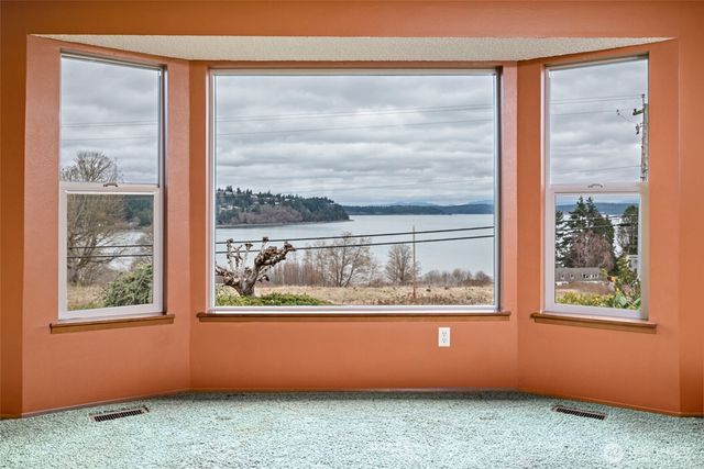 542 Dugualla Rd, Oak Harbor, WA 98277