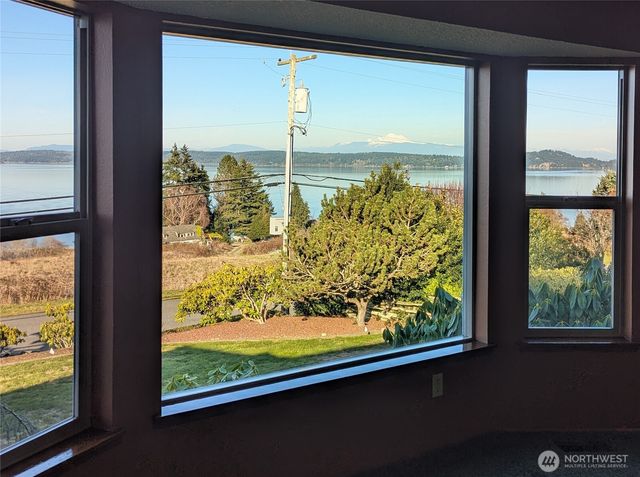 542 Dugualla Rd, Oak Harbor, WA 98277