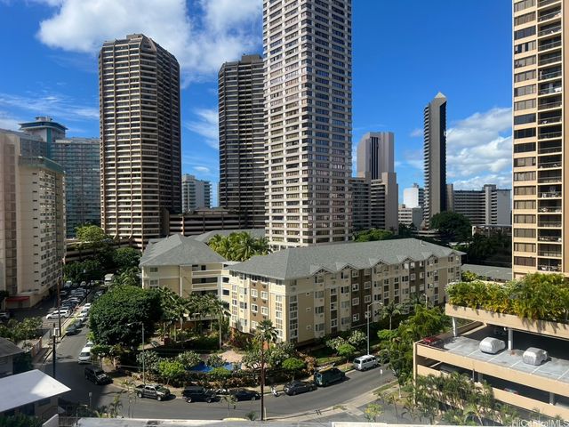 425 Ena Road B1002, Honolulu, HI 96815
