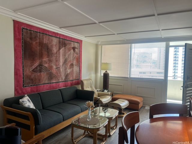 425 Ena Road B1002, Honolulu, HI 96815