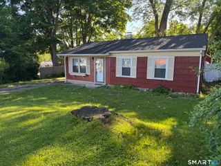 5 Webster Drive, Ansonia, CT 06401