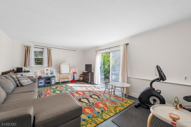 4 Horizon Dr, Roxbury Twp., NJ 07876