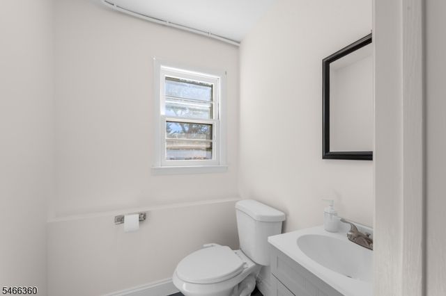 4 Horizon Dr, Roxbury Twp., NJ 07876