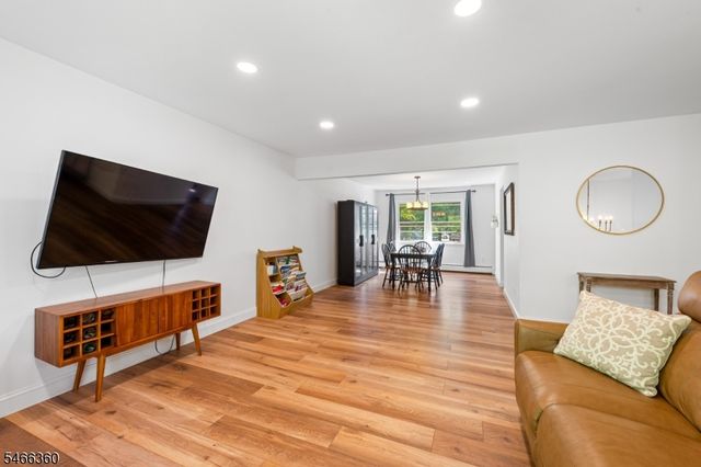 4 Horizon Dr, Roxbury Twp., NJ 07876