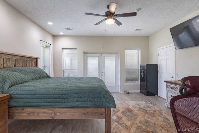 198 Meadow Lane, Deatsville, AL 36022