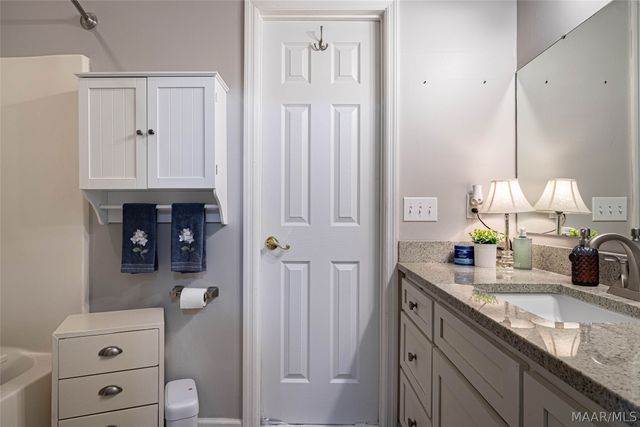 198 Meadow Lane, Deatsville, AL 36022