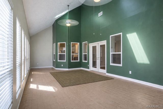 198 Meadow Lane, Deatsville, AL 36022