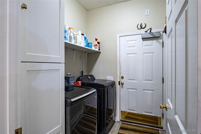 198 Meadow Lane, Deatsville, AL 36022