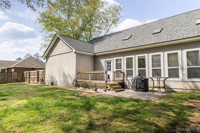 198 Meadow Lane, Deatsville, AL 36022