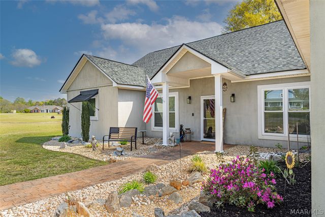 198 Meadow Lane, Deatsville, AL 36022
