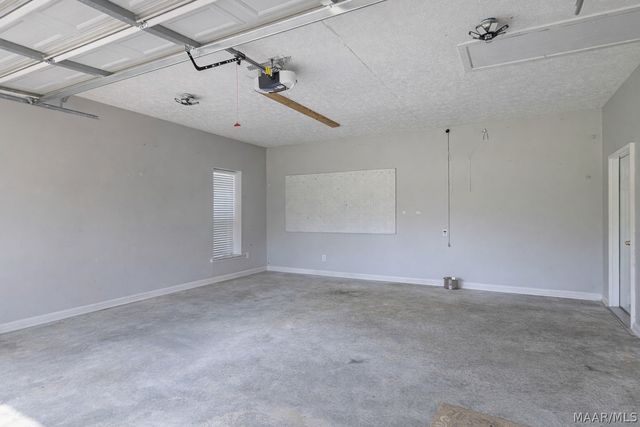 198 Meadow Lane, Deatsville, AL 36022