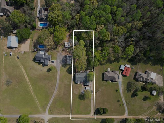 198 Meadow Lane, Deatsville, AL 36022