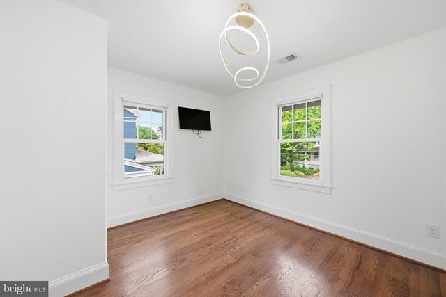 2916 2ND ST N, Arlington, VA 22201