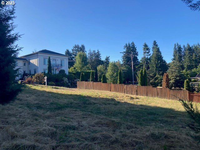 Sw PINE St, Sherwood, OR 97140