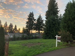 Sw PINE St, Sherwood, OR 97140