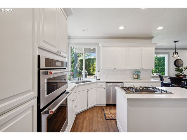 3753 Nw TALAMORE Ter, Portland, OR 97229