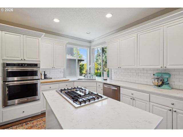 3753 Nw TALAMORE Ter, Portland, OR 97229