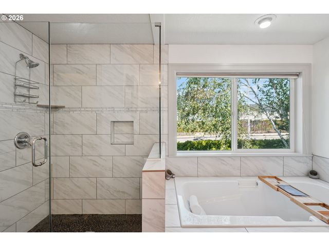 3753 Nw TALAMORE Ter, Portland, OR 97229