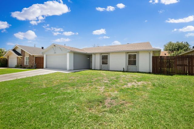 2314 Benbrook Drive, Carrollton, TX 75007