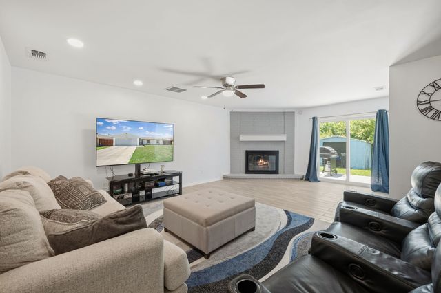 2314 Benbrook Drive, Carrollton, TX 75007