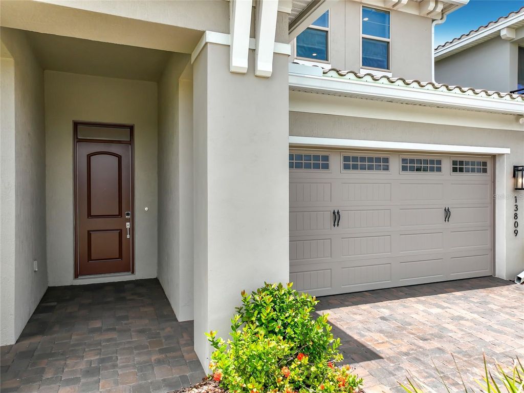 Image 3 of property listing at 13809 LARKTON LANE, Orlando, FL 32832