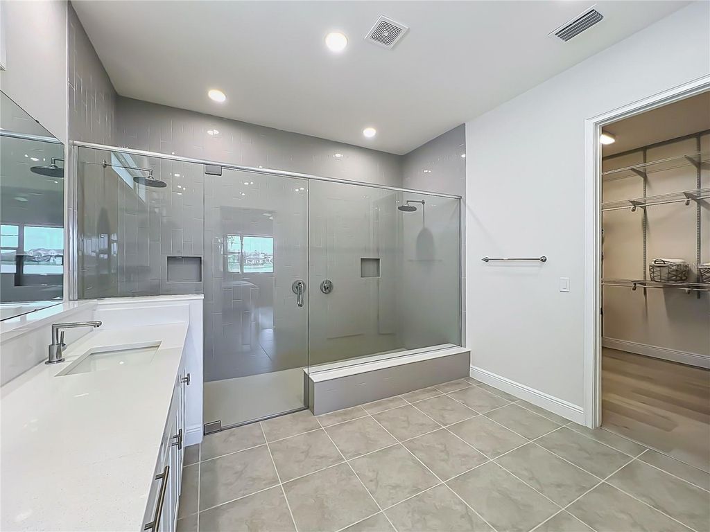 Image 30 of property listing at 13809 LARKTON LANE, Orlando, FL 32832