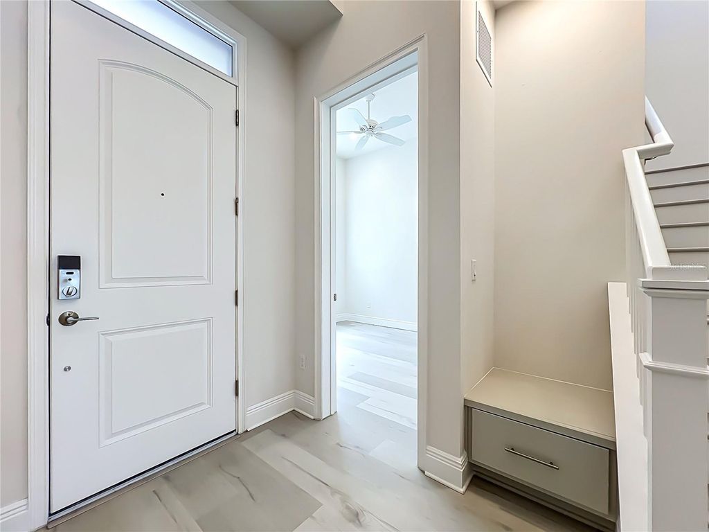 Image 4 of property listing at 13809 LARKTON LANE, Orlando, FL 32832