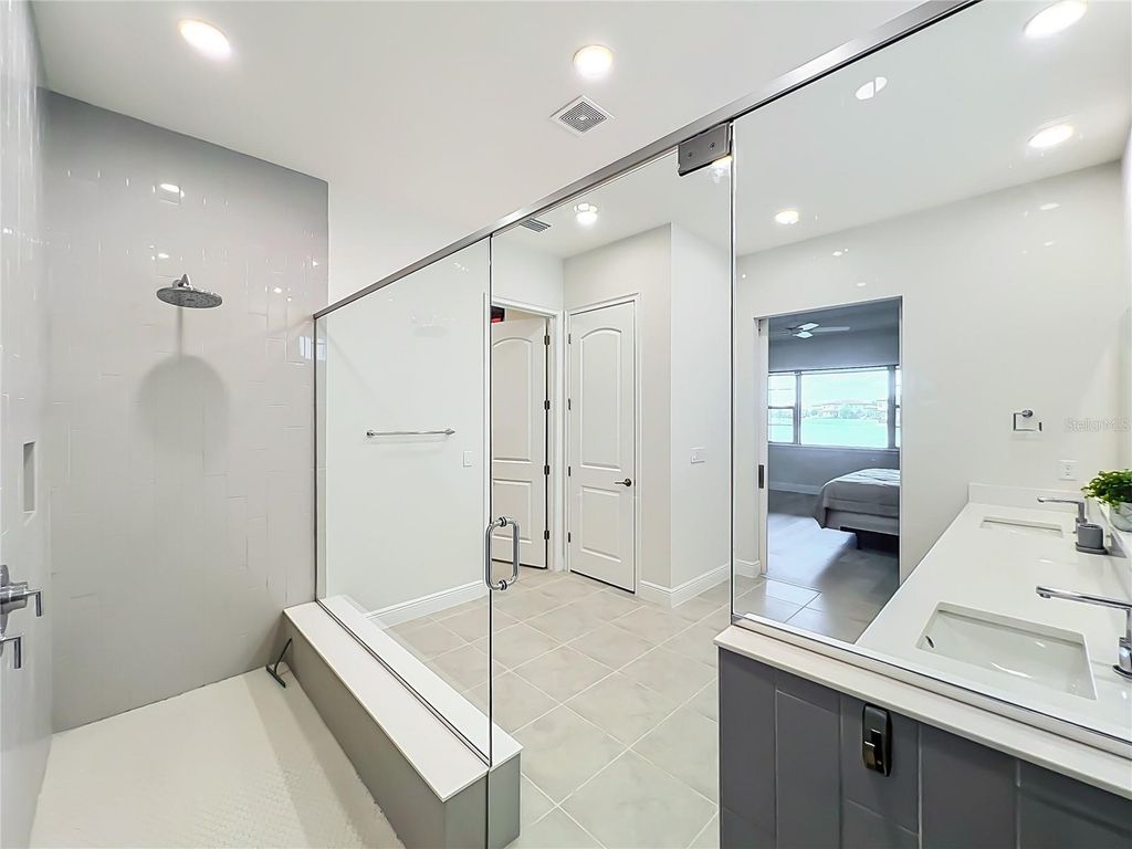 Image 31 of property listing at 13809 LARKTON LANE, Orlando, FL 32832