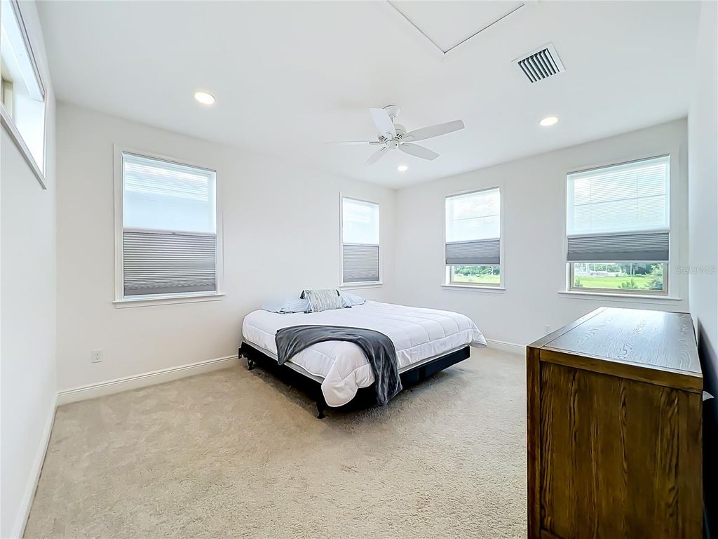 Image 38 of property listing at 13809 LARKTON LANE, Orlando, FL 32832