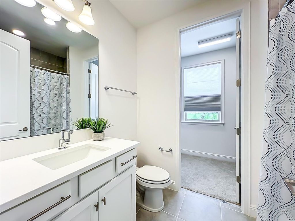 Image 40 of property listing at 13809 LARKTON LANE, Orlando, FL 32832