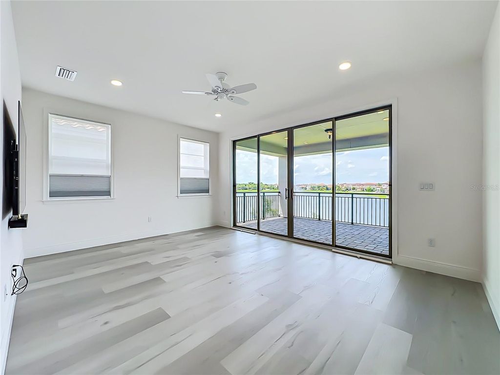 Image 49 of property listing at 13809 LARKTON LANE, Orlando, FL 32832